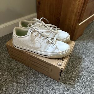 Womens Nike Court Legacy Next 🤍